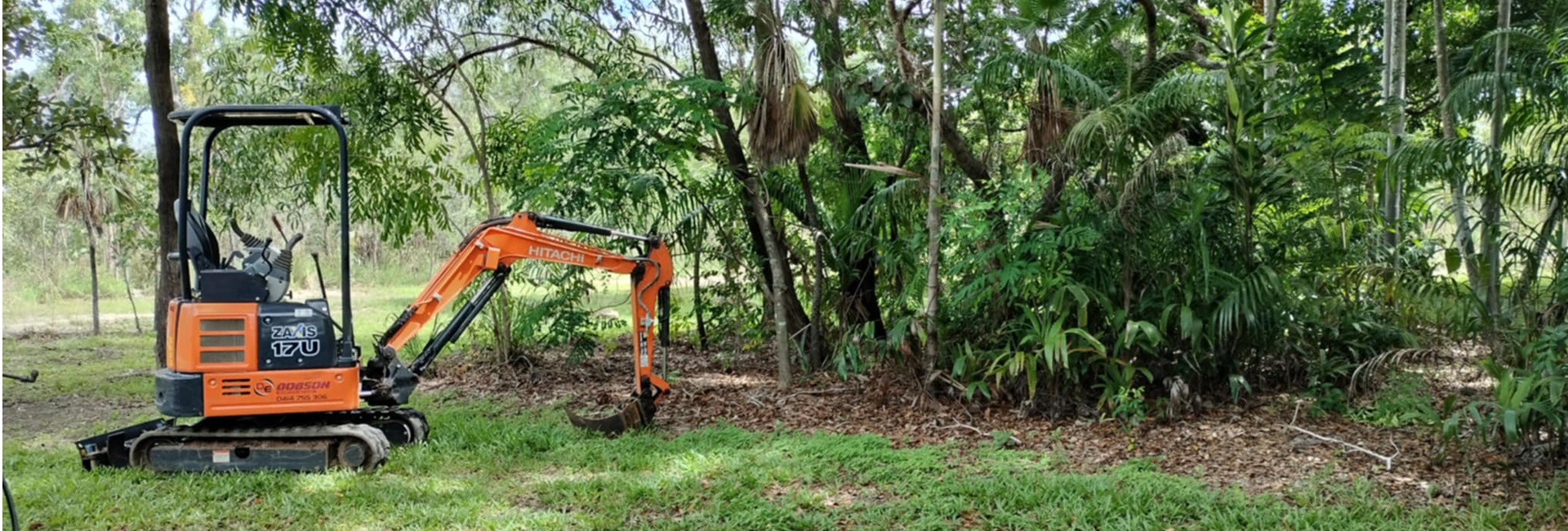 Mini excavator hire Darwin, Dobson Excavations mini excavator at a Darwin property